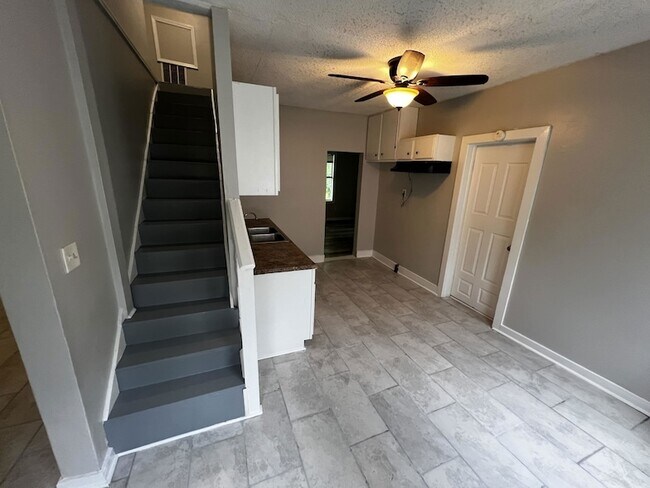 Building Photo - 3311 Guernsey Ave