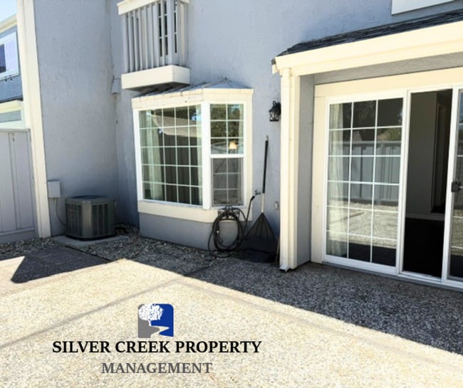 Building Photo - Available Now! Beautiful Updated Townhome in Desirable Northwood Commons | 3 Bed, 2.5 Bath