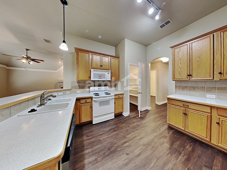 Building Photo - 206 Rock Meadow Trail