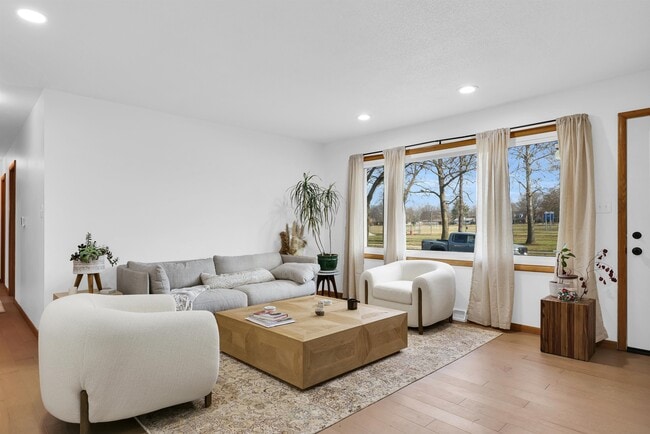 Building Photo - 2211 S Anderson St