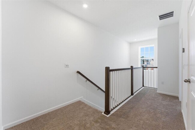 Building Photo - 1889 Seawall Wy