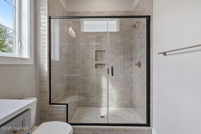 Building Photo - Brand new georgous 4 bed 3.5 bath townhome...