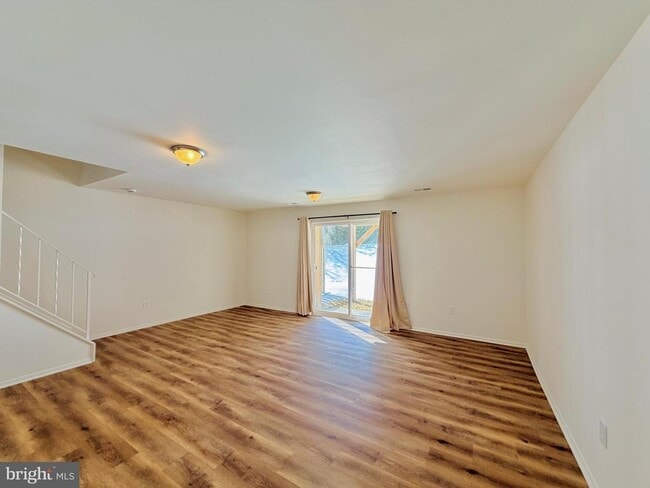 Building Photo - 6160 Majors Ln