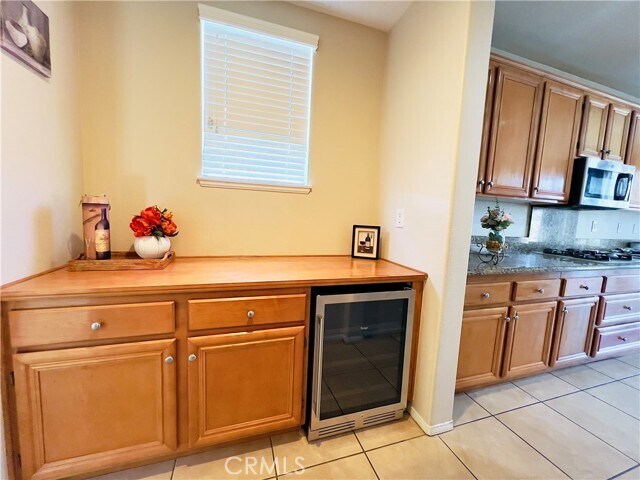 Building Photo - 17231 Greentree Dr