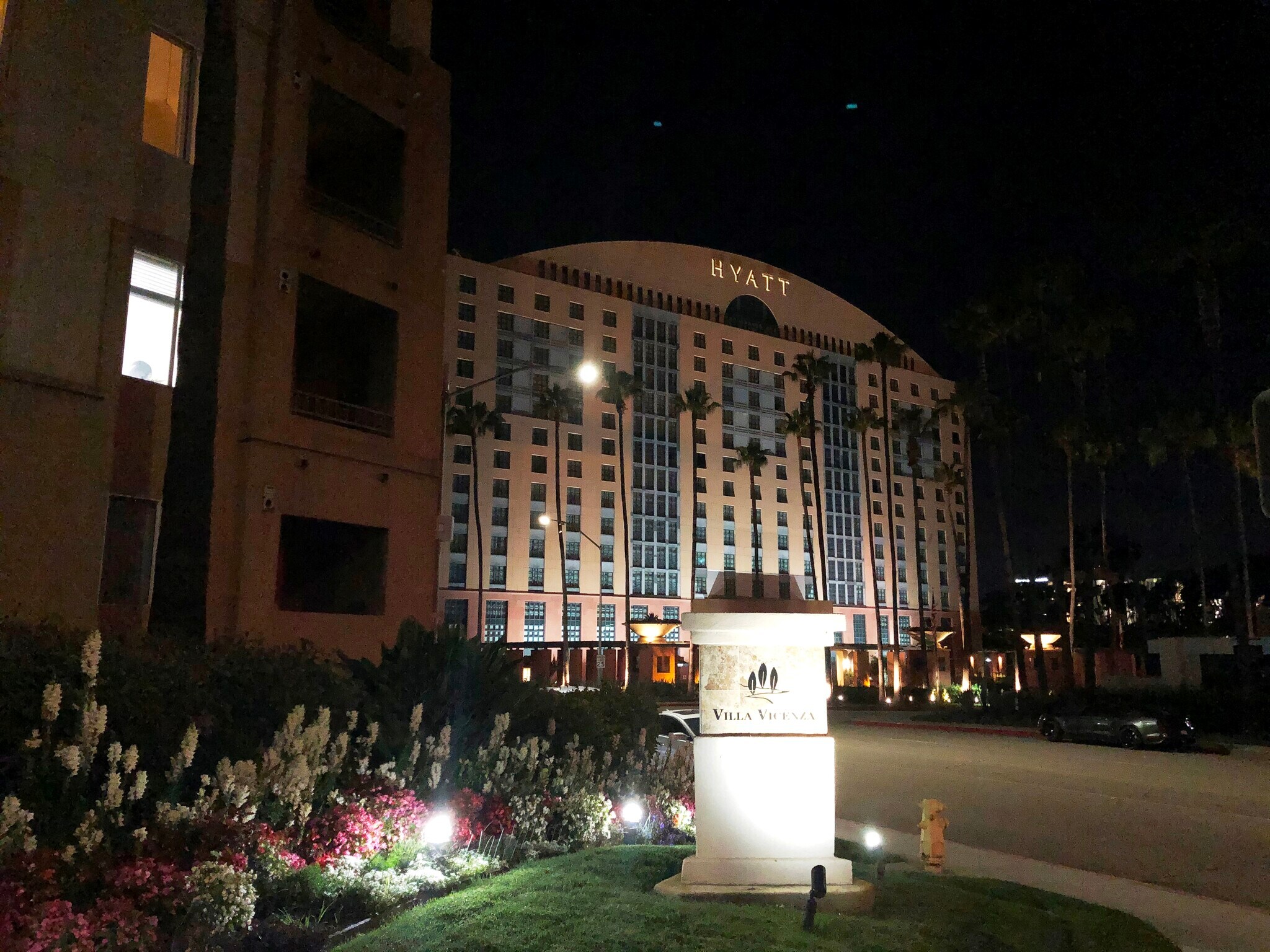 Building Photo - 8889 Caminito Plz