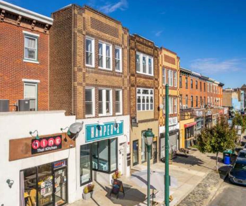 Building Photo - 2823 W Girard Ave