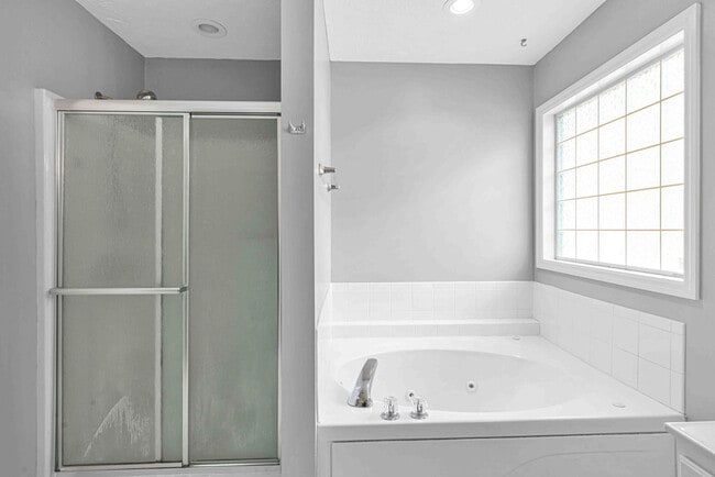 Building Photo - 302 Altavista Loop