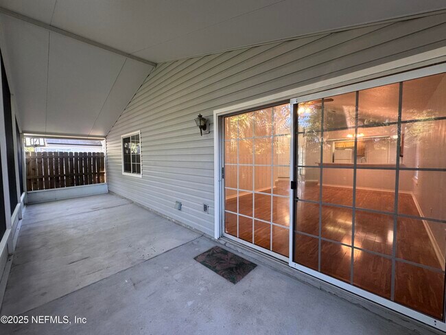 Building Photo - 7701 Leesburg Dr S