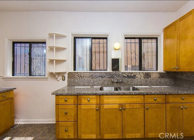 Building Photo - 1082 Redondo Blvd
