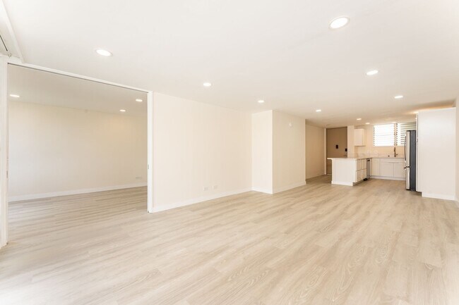Building Photo - Newly Renovated. Ocean & Marina Views. Assigned Parking.