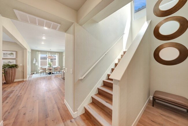 Building Photo - 137 N Un St