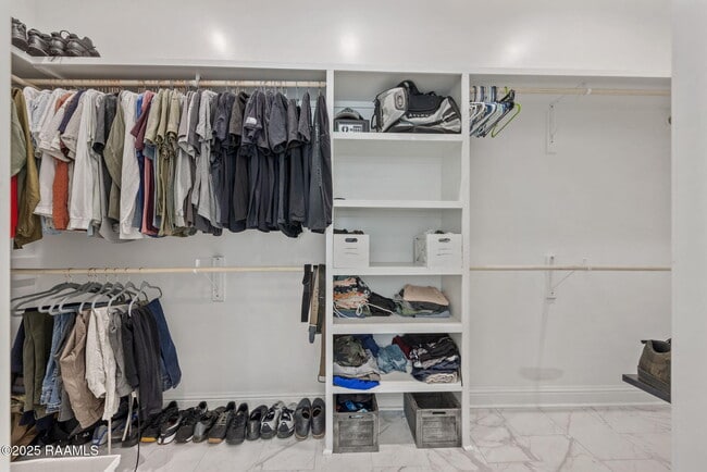 Building Photo - 109 Easy Rock Landing Dr