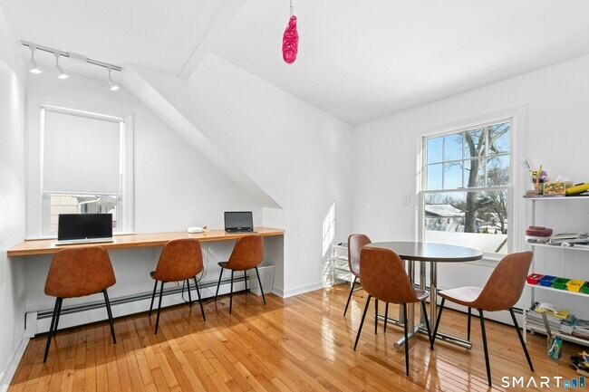 Building Photo - 201 Judd St