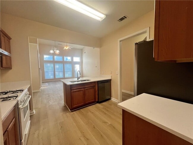 Building Photo - 2233 Worrall Hill Dr