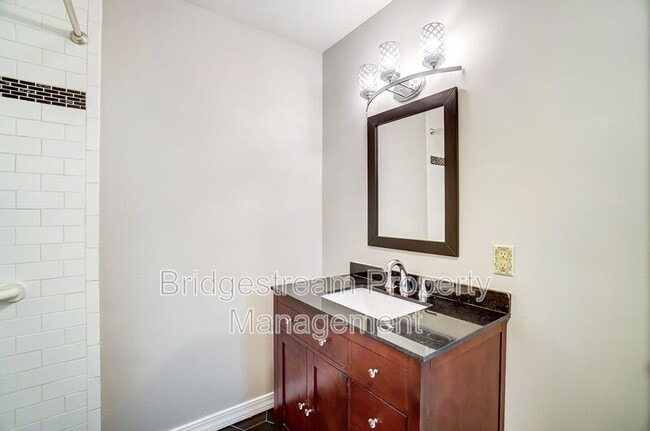 Building Photo - 4354 Meadowcroft Rd
