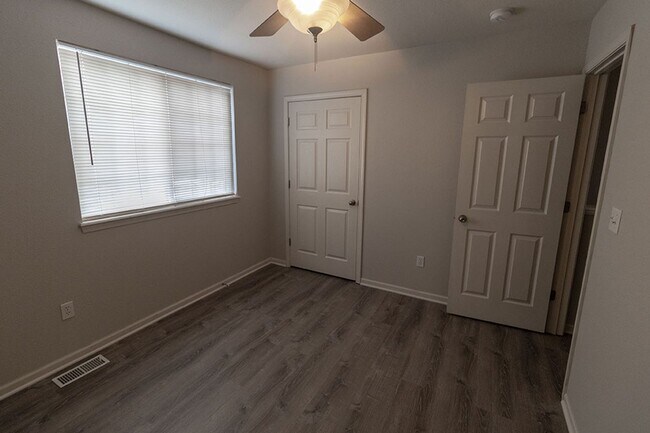 Building Photo - 3916 Snowy Owl Dr