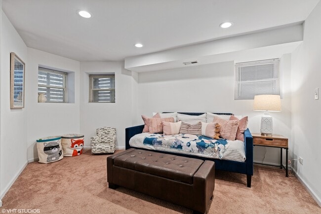 Building Photo - 2524 N Washtenaw Ave