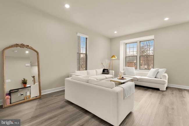 Building Photo - 9639 Tall Oaks Rd