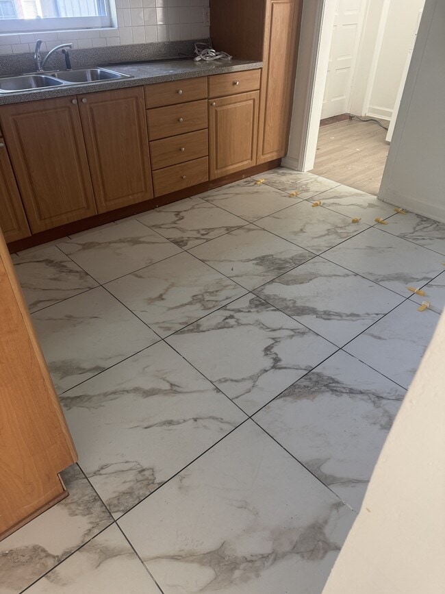 Building Photo - 6410 N 20th St