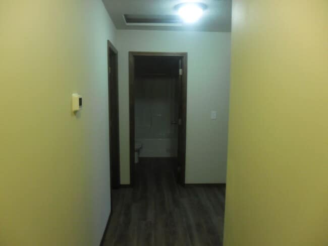 Building Photo - Newer Split Entry 4 Bedroom 3 Bath Home