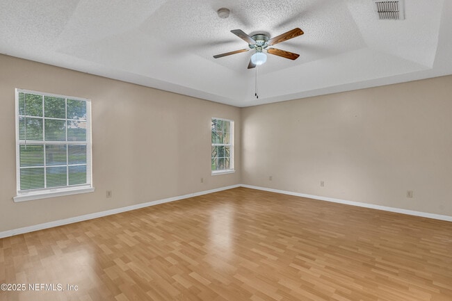 Building Photo - 2409 Cool Springs Dr S