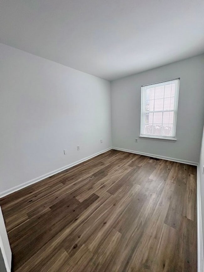 Building Photo - 18250 Paladin Dr