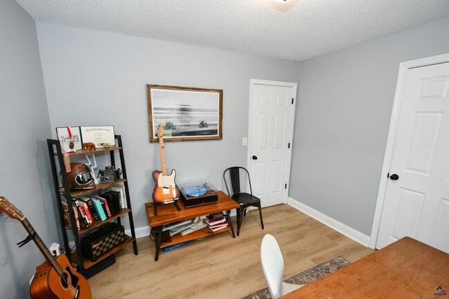 Building Photo - 107 Molland Dr