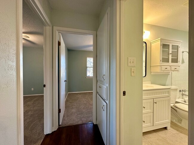 Building Photo - 7306 Broken Arrow Ln