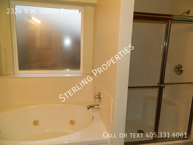 Building Photo - 2324 NW 160th Pl