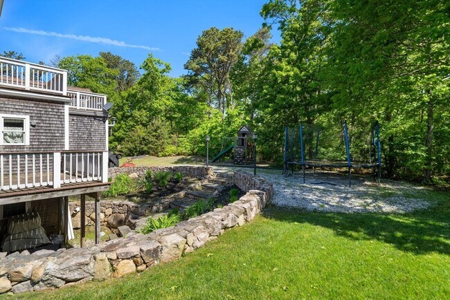 Building Photo - 111 Sisters Cir