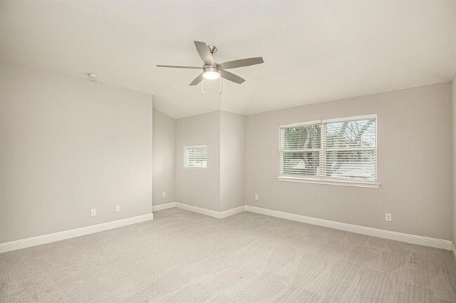 Building Photo - 224 Sunset Ln