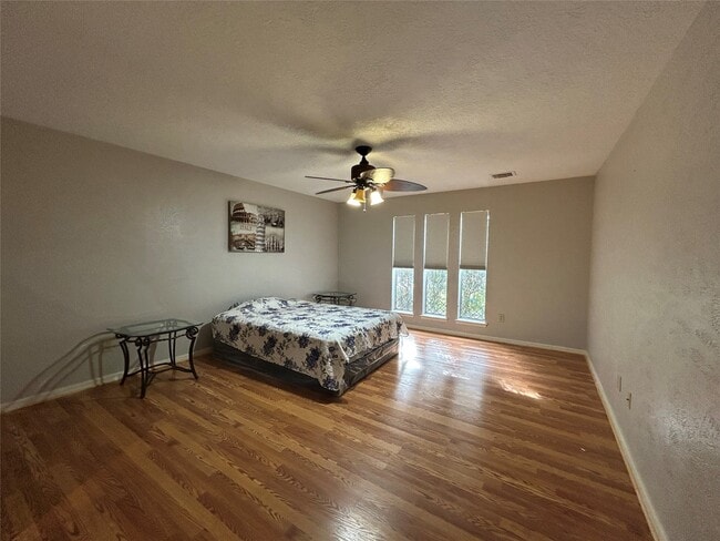 Building Photo - 17718 Surreywest Ln