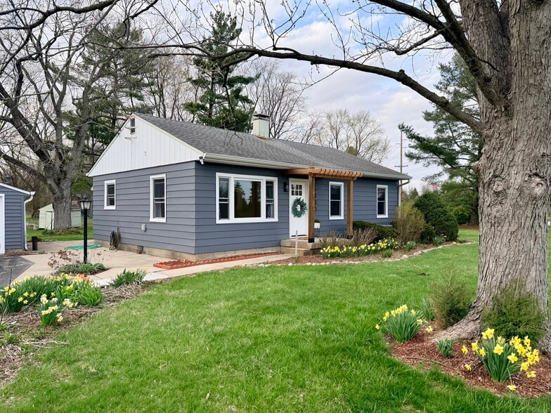 Building Photo - 6480 E County Road 700 N