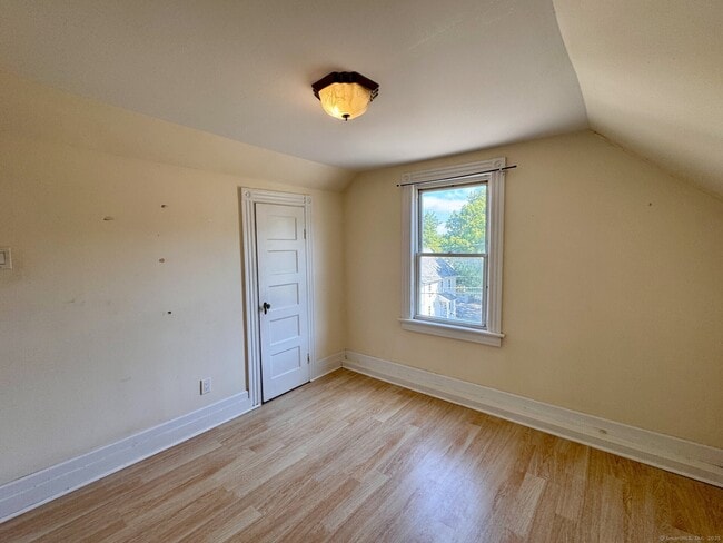 Building Photo - 180 Funston Ave