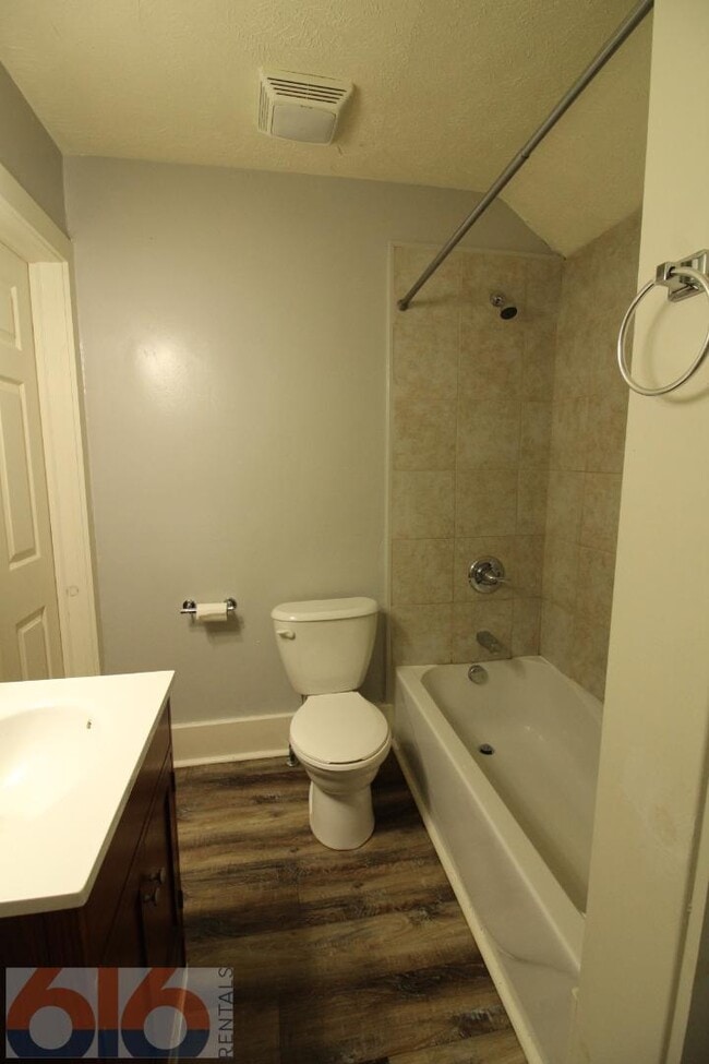 Building Photo - 817 Douglas St NW