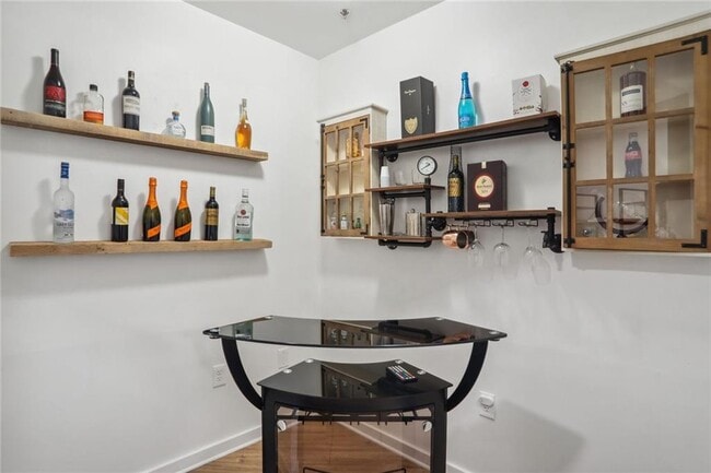 Building Photo - 70-73 500