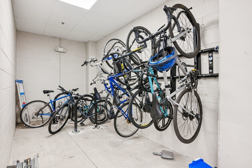 Building Photo - 900 11th St SE