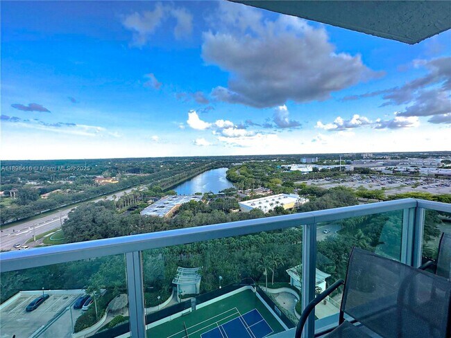 Building Photo - 2681 N Flamingo Rd