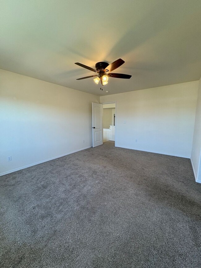 Building Photo - Stunning 2-Story 4 Bedroom Home With Finished Walk-Out Basement and Bonus Room