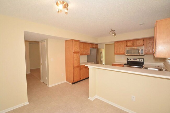 Building Photo - Pike Township 4 bedroom home