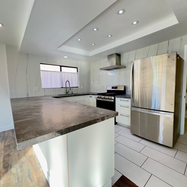 Building Photo - 27131 Shadowcrest Ln