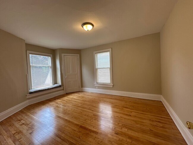 Building Photo - 2724-2726 N Murray Duplex