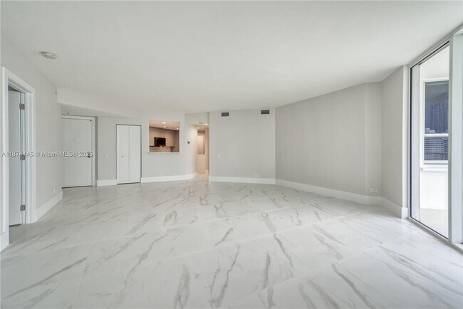 Building Photo - 701 Brickell Key Blvd