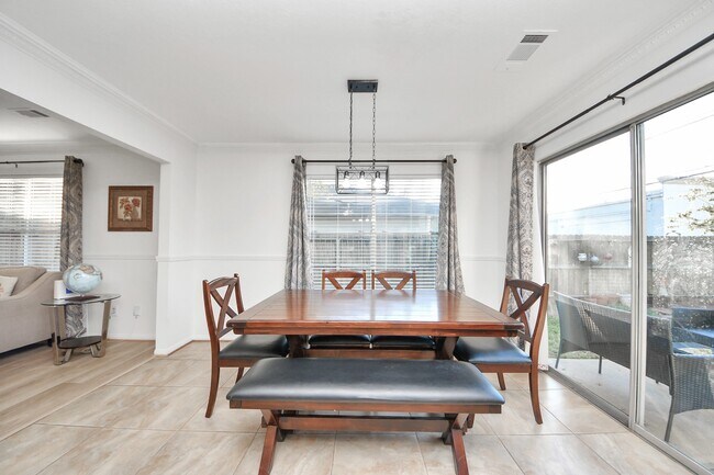 Building Photo - 20403 Blue Juniper Dr