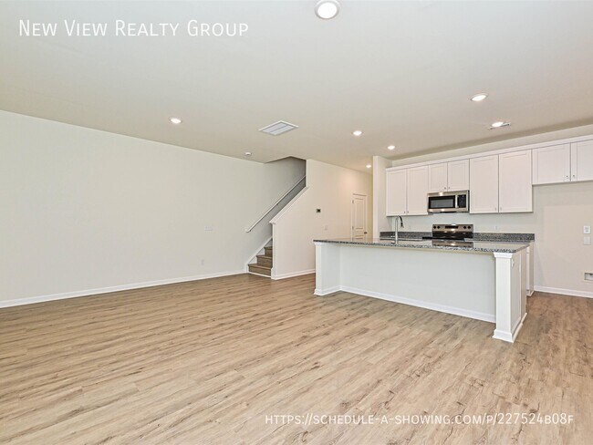 Building Photo - 1725 E Cloaninger Ave