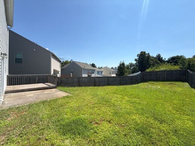 Building Photo - T.R. Lawing Realty Property