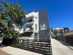 Building Photo - 2416 Carmona Ave