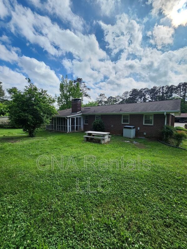 Building Photo - 626 Honeybear Ln