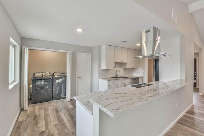 Building Photo - 3215 Rockyridge Dr