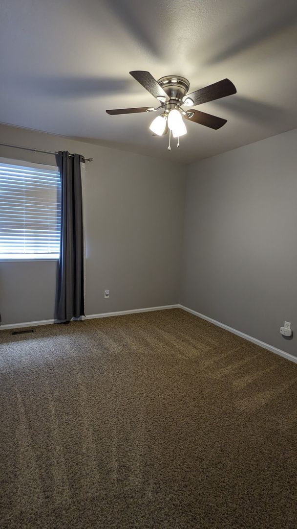 Building Photo - MODERN TWO STORY 3 BED/2.5 BATH WITH FENCE...